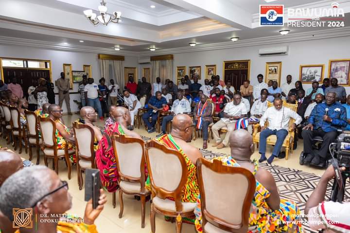 FB_IMG_1732799358726 Kyebi, E/R: I haven’t seen policies as good as Bawumia’s’ – Kufuor told Okyehene