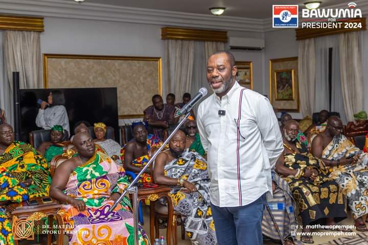 FB_IMG_1732799362028 Kyebi, E/R: I haven’t seen policies as good as Bawumia’s’ – Kufuor told Okyehene